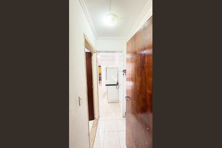 Casa à venda com 123m², 3 quartos e 2 vagas Casa à venda com 123m², 3 quartos e 2 vagasCorredor