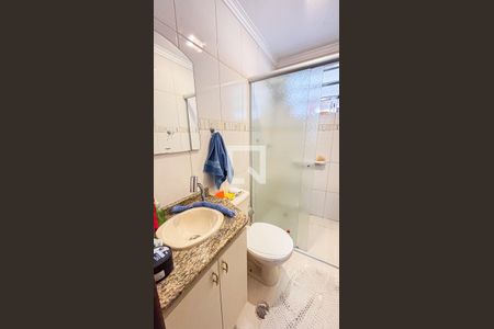 Casa à venda com 123m², 3 quartos e 2 vagas Casa à venda com 123m², 3 quartos e 2 vagasBanheiro