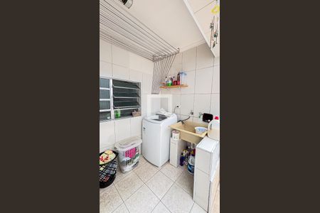 Casa à venda com 123m², 3 quartos e 2 vagas Casa à venda com 123m², 3 quartos e 2 vagasÁrea de Serviço