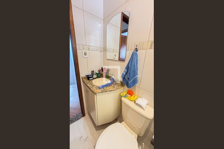 Casa à venda com 123m², 3 quartos e 2 vagas Casa à venda com 123m², 3 quartos e 2 vagasBanheiro