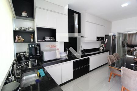 Casa para alugar com 270m², 4 quartos e 6 vagasCozinha