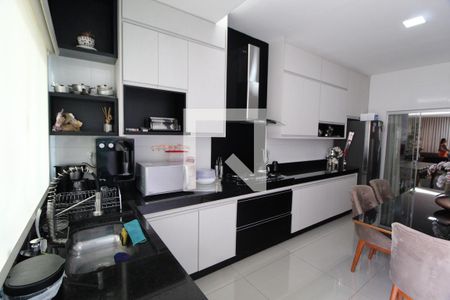 Casa para alugar com 270m², 4 quartos e 6 vagasCozinha