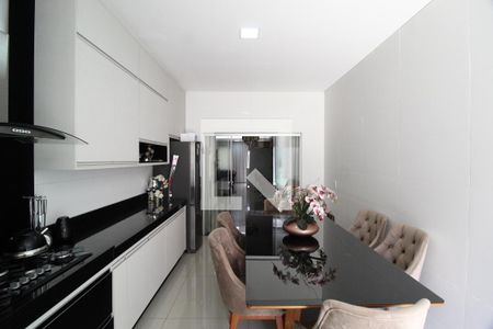 Casa para alugar com 270m², 4 quartos e 6 vagasCozinha