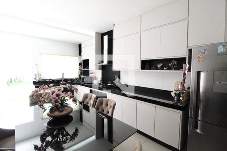 Casa para alugar com 270m², 4 quartos e 6 vagasCozinha