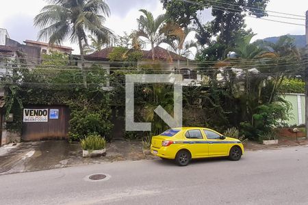 Casa para alugar com 300m², 4 quartos e 3 vagasFachada