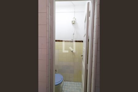 Apartamento à venda com 136m², 4 quartos e 1 vaga Apartamento à venda com 136m², 4 quartos e 1 vagaBanheiro de serviço