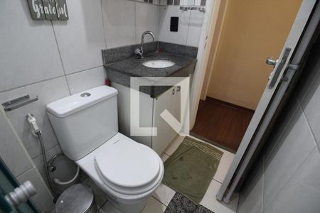 Apartamento à venda com 58m², 2 quartos e 1 vagaBanheiro Social