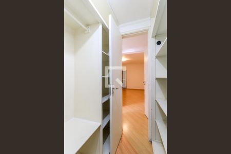 Apartamento à venda com 157m², 3 quartos e 2 vagasCloset da Suíte
