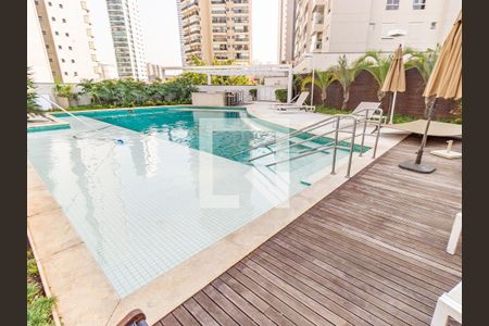 Apartamento à venda com 100m², 3 quartos e 2 vagasÁrea comum - Piscina