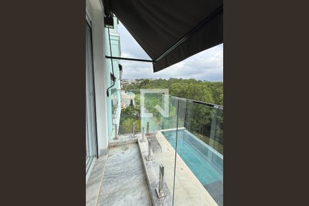 Casa de condomínio à venda com 510m², 4 quartos e 5 vagassacada da Suíte 2