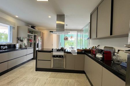 Casa de condomínio à venda com 510m², 4 quartos e 5 vagasCozinha