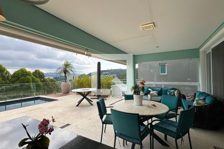 Casa de condomínio à venda com 510m², 4 quartos e 5 vagasVaranda