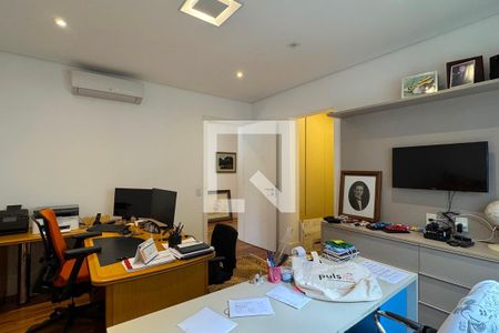 Casa de condomínio à venda com 510m², 4 quartos e 5 vagasSuíte 3