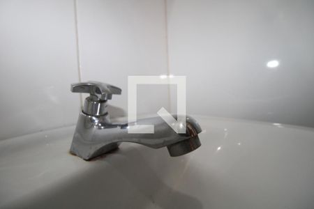 Banheiro de kitnet/studio para alugar com 1 quarto, 30m² em Cidade Universitária, Campinas