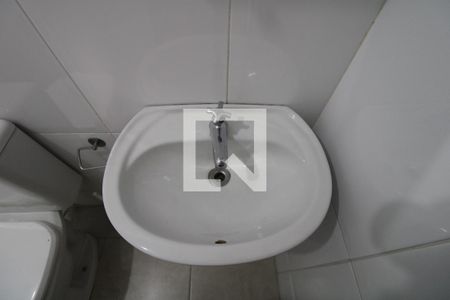 Banheiro de kitnet/studio para alugar com 1 quarto, 30m² em Cidade Universitária, Campinas