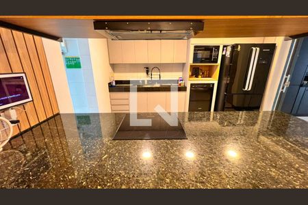 Apartamento à venda com 232m², 4 quartos e 2 vagasCozinha