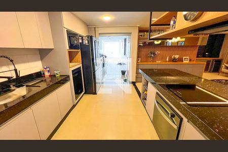 Apartamento à venda com 232m², 4 quartos e 2 vagasCozinha