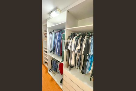 Apartamento à venda com 232m², 4 quartos e 2 vagasCloset/Quarto 1