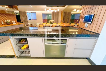 Apartamento à venda com 232m², 4 quartos e 2 vagasCozinha