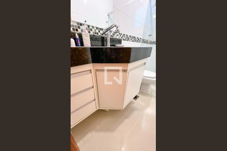 Apartamento à venda com 232m², 4 quartos e 2 vagasBanheiro Social