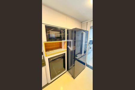 Apartamento à venda com 232m², 4 quartos e 2 vagasCozinha