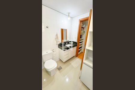 Apartamento à venda com 232m², 4 quartos e 2 vagasBanheiro Social