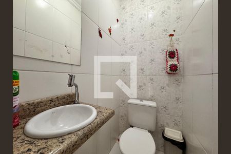 Casa à venda com 250m², 3 quartos e 2 vagasBanheiro 3