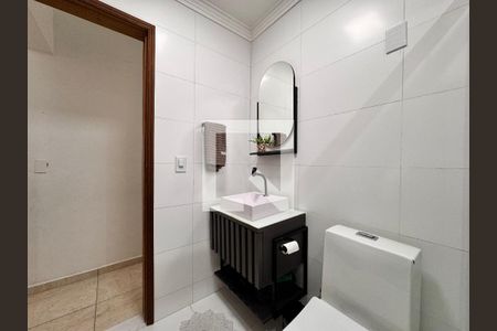 Casa à venda com 250m², 3 quartos e 2 vagasBanheiro 