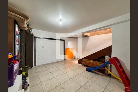 Casa à venda com 250m², 3 quartos e 2 vagasSótão