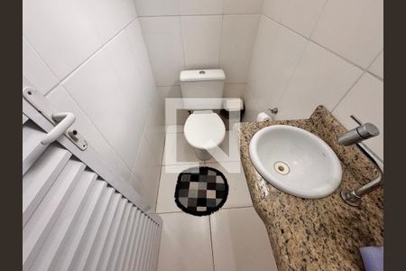 Casa à venda com 250m², 3 quartos e 2 vagasBanheiro 2