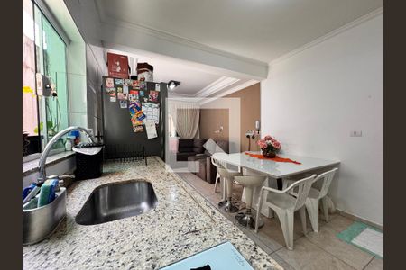 Casa à venda com 250m², 3 quartos e 2 vagasCozinha