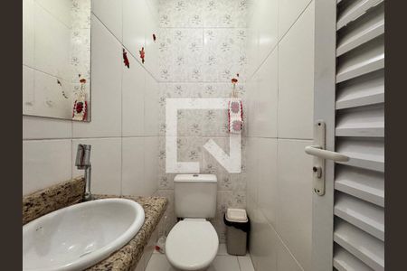 Casa à venda com 250m², 3 quartos e 2 vagasBanheiro 3