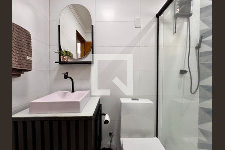 Casa à venda com 250m², 3 quartos e 2 vagasBanheiro 