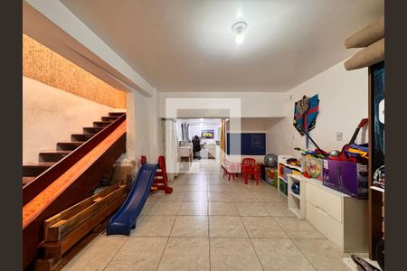 Casa à venda com 250m², 3 quartos e 2 vagasSótão