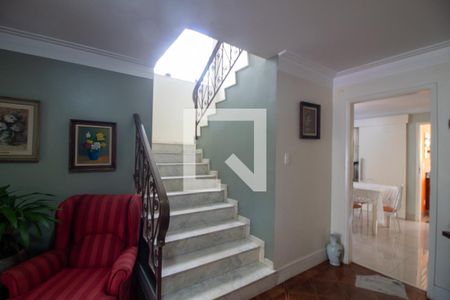 Casa à venda com 540m², 4 quartos e 4 vagasEscada