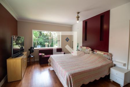 Casa à venda com 540m², 4 quartos e 4 vagasQuarto 2 - Suíte 1