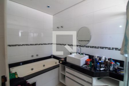 Casa à venda com 540m², 4 quartos e 4 vagasBanheiro da Suíte 2