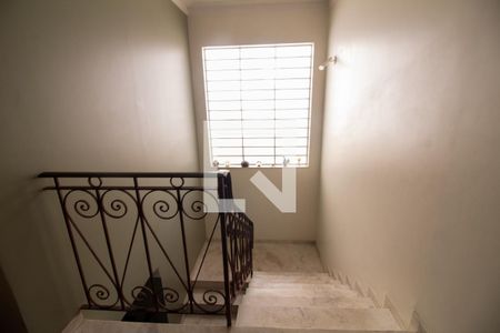 Casa à venda com 540m², 4 quartos e 4 vagasEscada