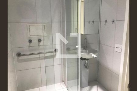 Banheiro - Box com barras de apartamento para alugar com 1 quarto, 23m² em Vila Esperança, São Paulo