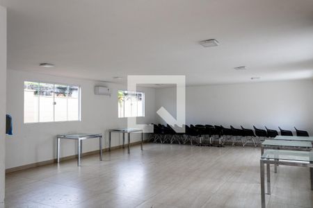 Apartamento para alugar com 38m², 2 quartos e 1 vagaÁrea comum - Salão de festas