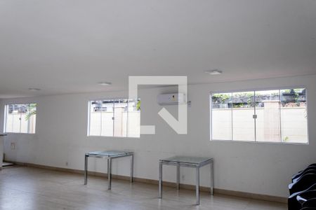 Apartamento para alugar com 38m², 2 quartos e 1 vagaÁrea comum - Salão de festas