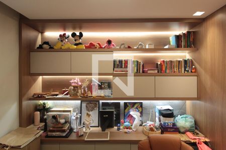 Apartamento à venda com 158m², 4 quartos e 2 vagasQuarto 2