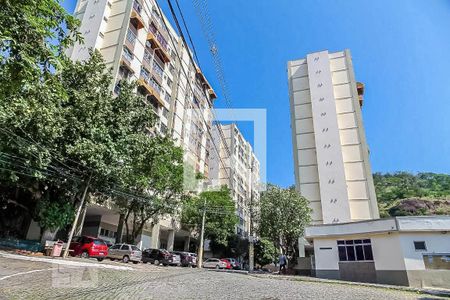 Apartamento à venda com 68m², 2 quartos e 1 vagaÁrea comum
