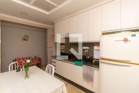 Casa à venda com 280m², 4 quartos e 2 vagasCozinha