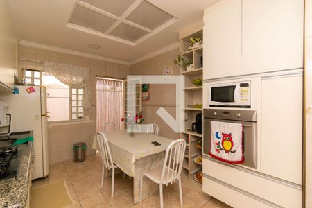 Casa à venda com 280m², 4 quartos e 2 vagasCozinha