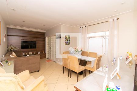 Sala de casa à venda com 4 quartos, 280m² em Vila Bela, São Paulo