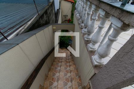 Casa à venda com 280m², 4 quartos e 2 vagasEscada