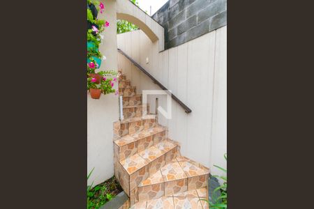 Casa à venda com 280m², 4 quartos e 2 vagasEscada