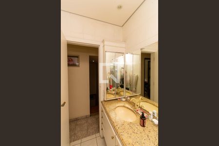 Casa à venda com 280m², 4 quartos e 2 vagasCasa 2 - Banheiro