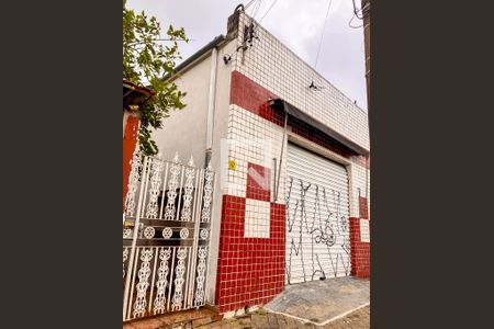 Casa à venda com 280m², 4 quartos e 2 vagasFachada